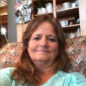 Meet your Posher, Carrie